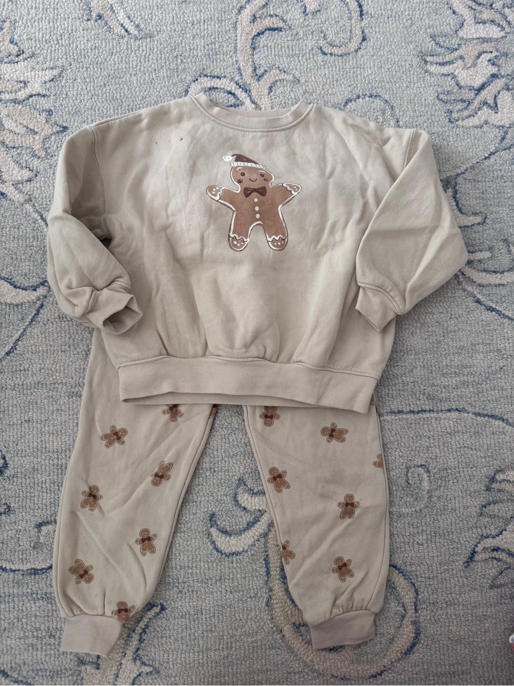 Rylee and Cru Beige Gingerbread Sweatshirt & Jogger Sweatsuit. Size 4-5 years